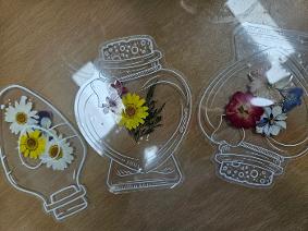 급식실 분실물(생화코팅/ 고체향수 각각) 보관중